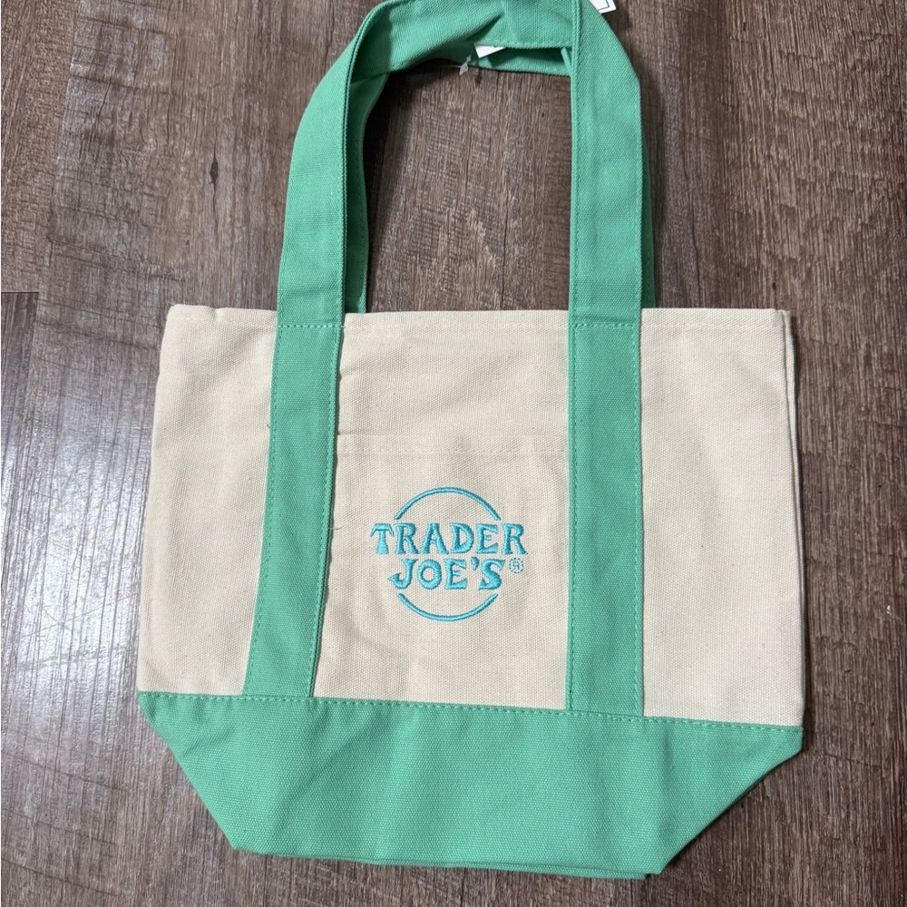 Trader Joe's Green and Cream Tote Bag mini